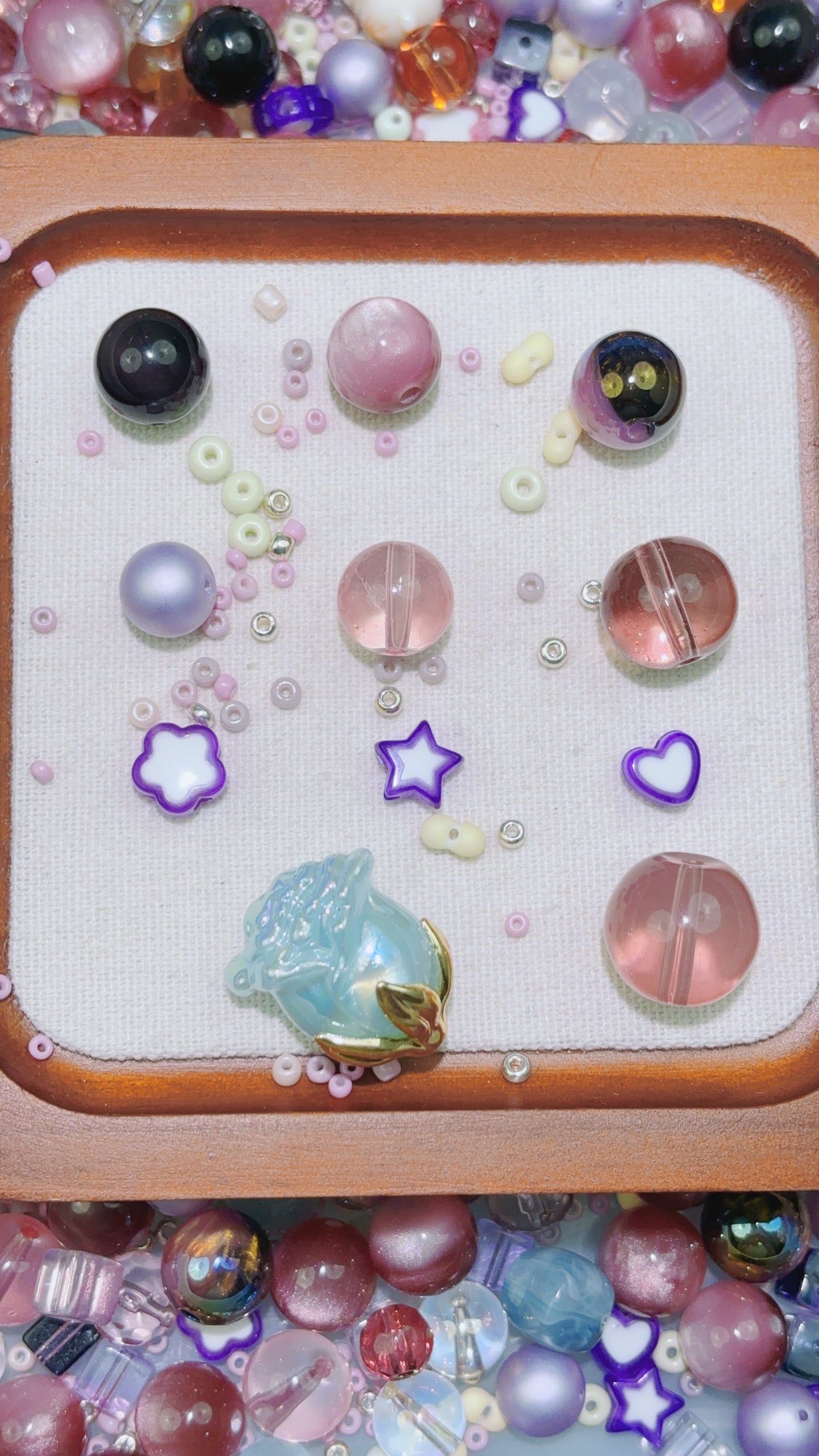 A 混鍋シリーズ 【双子星】--青色復古高級バラの縦穴ビーズ(60 mlに1個)、12 mm高等級七色黒曜石、12 mm高品質ピンク紫色/黒紫新型キャッツアイアクリルビーズ、10 mmマット紫色真珠ビーズ、紫色小物ビーズ、ピンク系ガラスビーズ、小さなビーズ