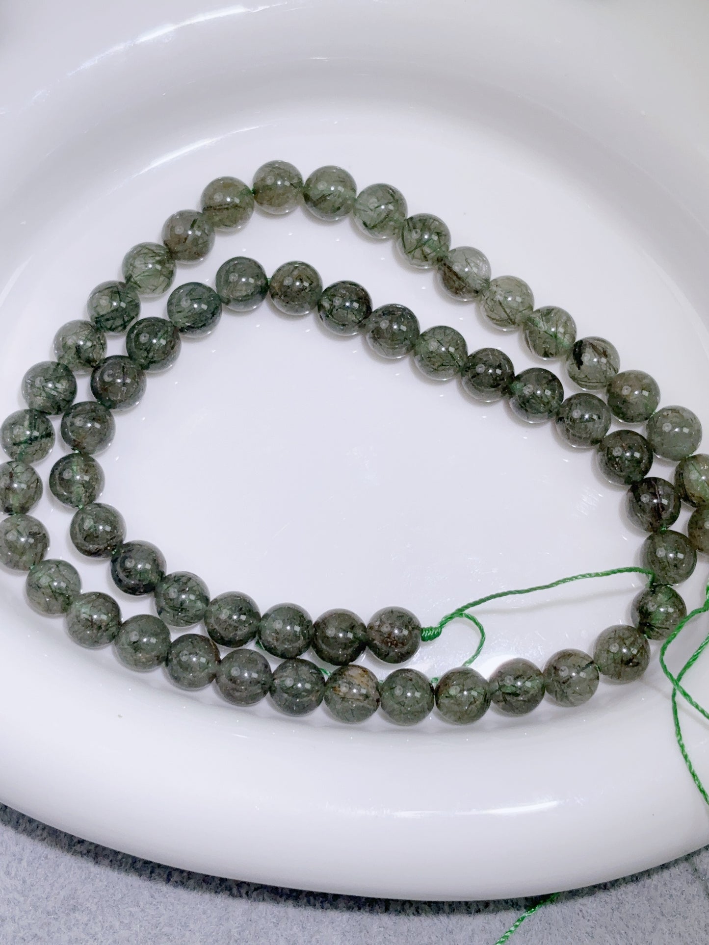 天然石連材-ビーズ-7 mm緑結晶/緑ルチル