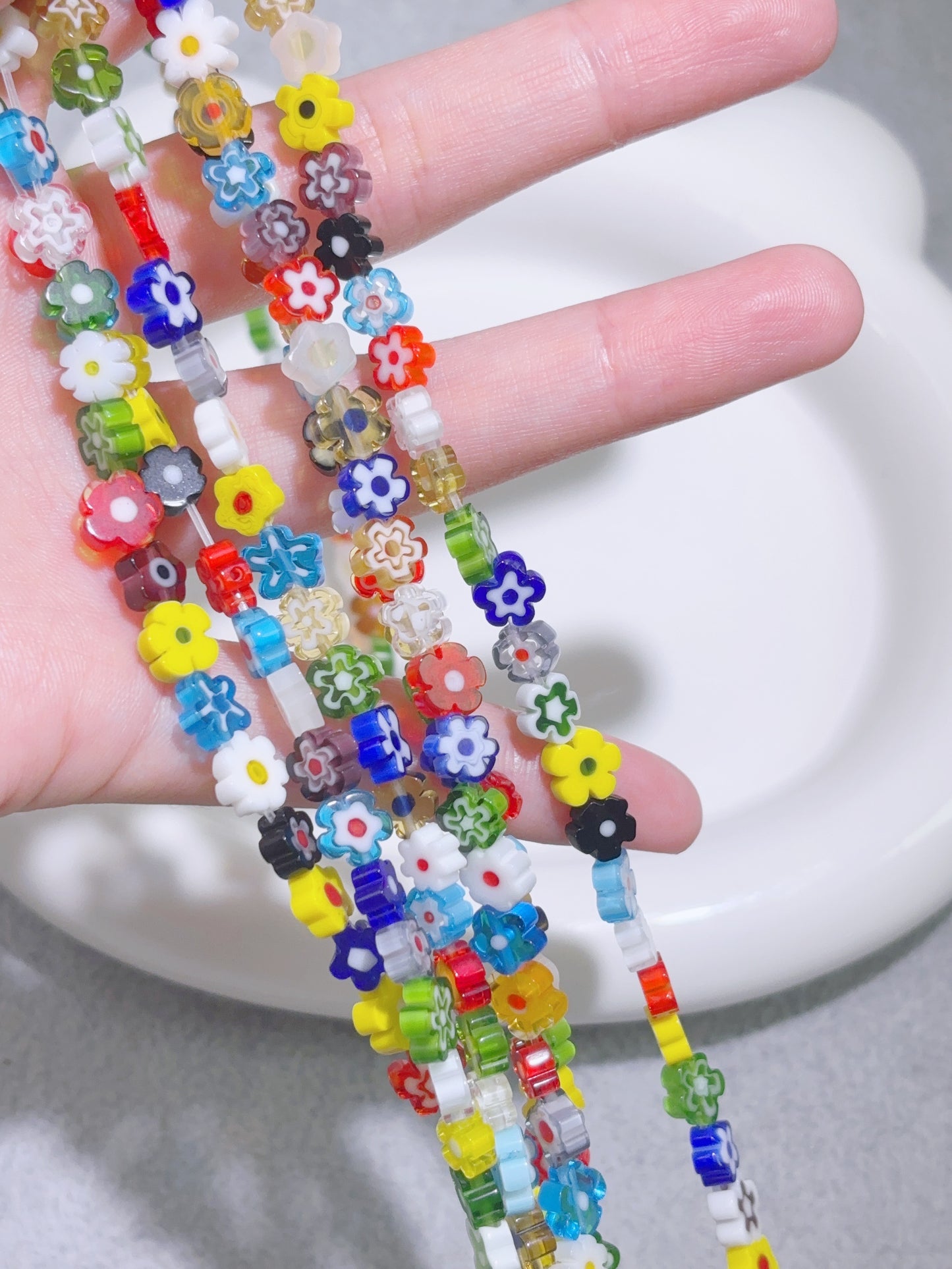 ガラスビーズ連結材-8 mm小花ビーズ
