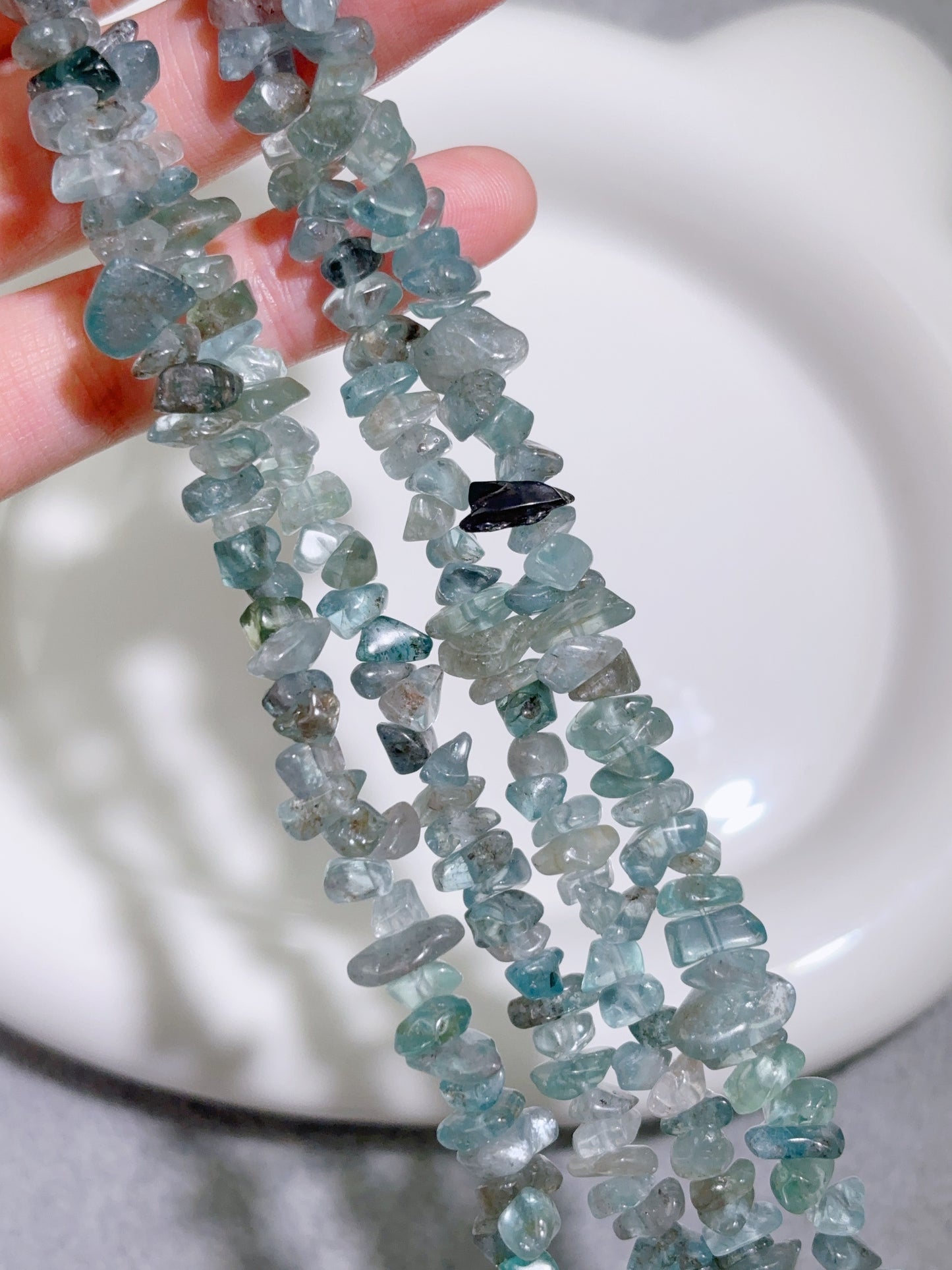 天然石連材-砕石-4 mm透明アパタイト