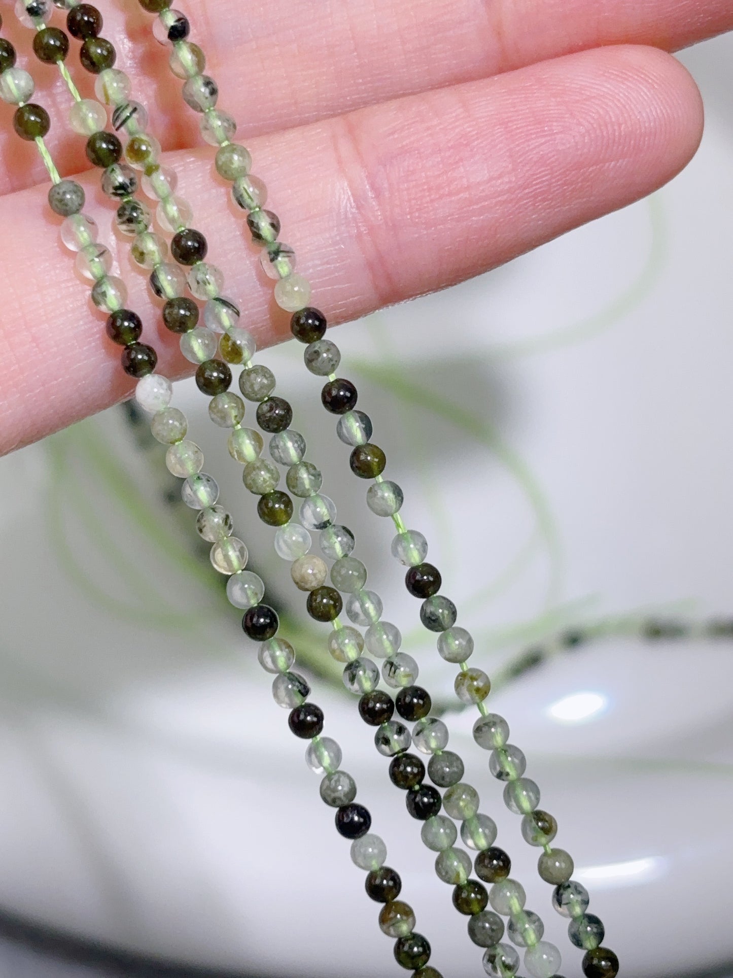 天然石連材-ビーズ-2 mmプレナイト/ぶどう石