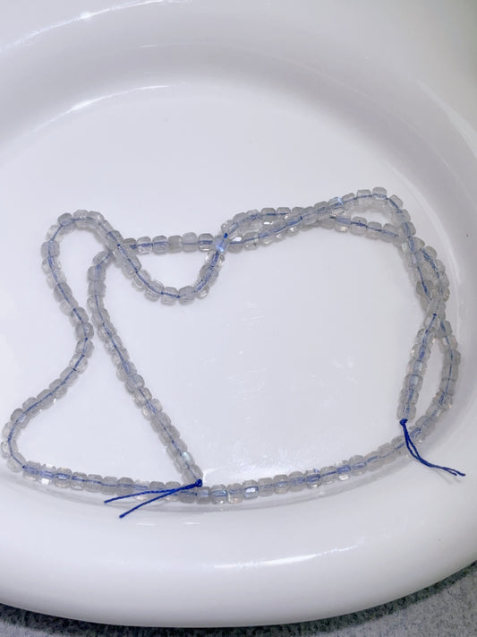 天然石連材-角砂糖-2.8 mm 7 A灰月光石