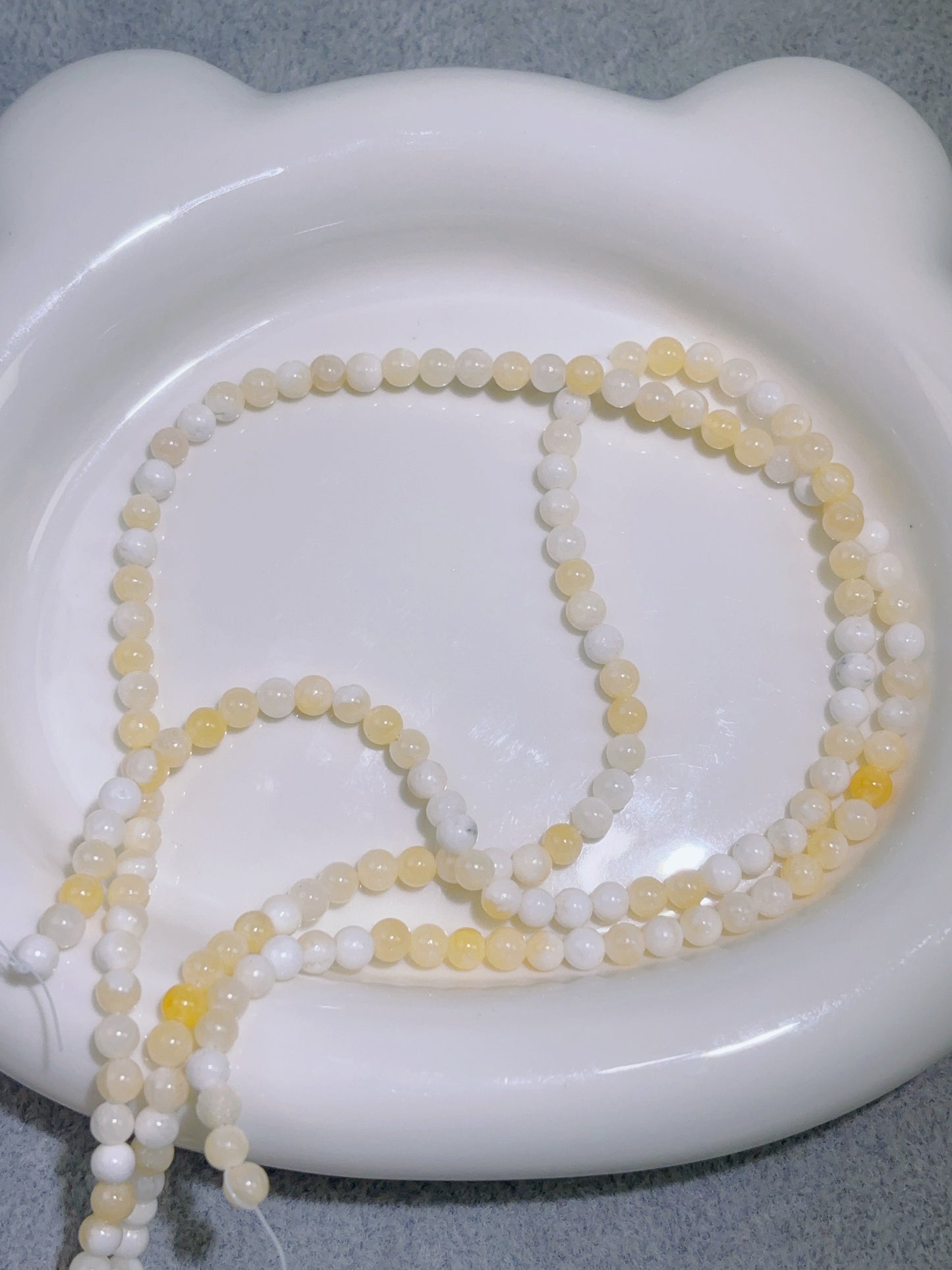 天然石連材-ビーズ-4.4 mm黄玉