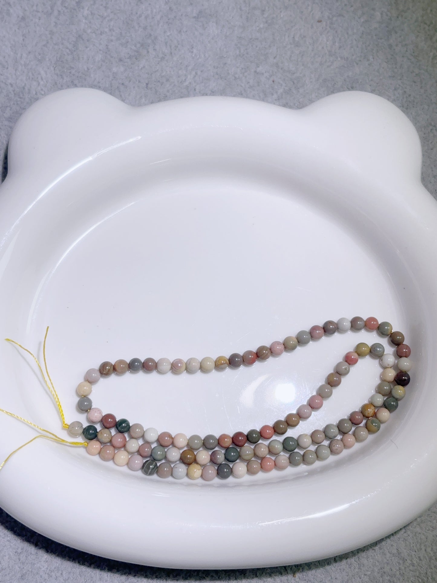 天然石連材-ビーズ-4 mmアラシャン