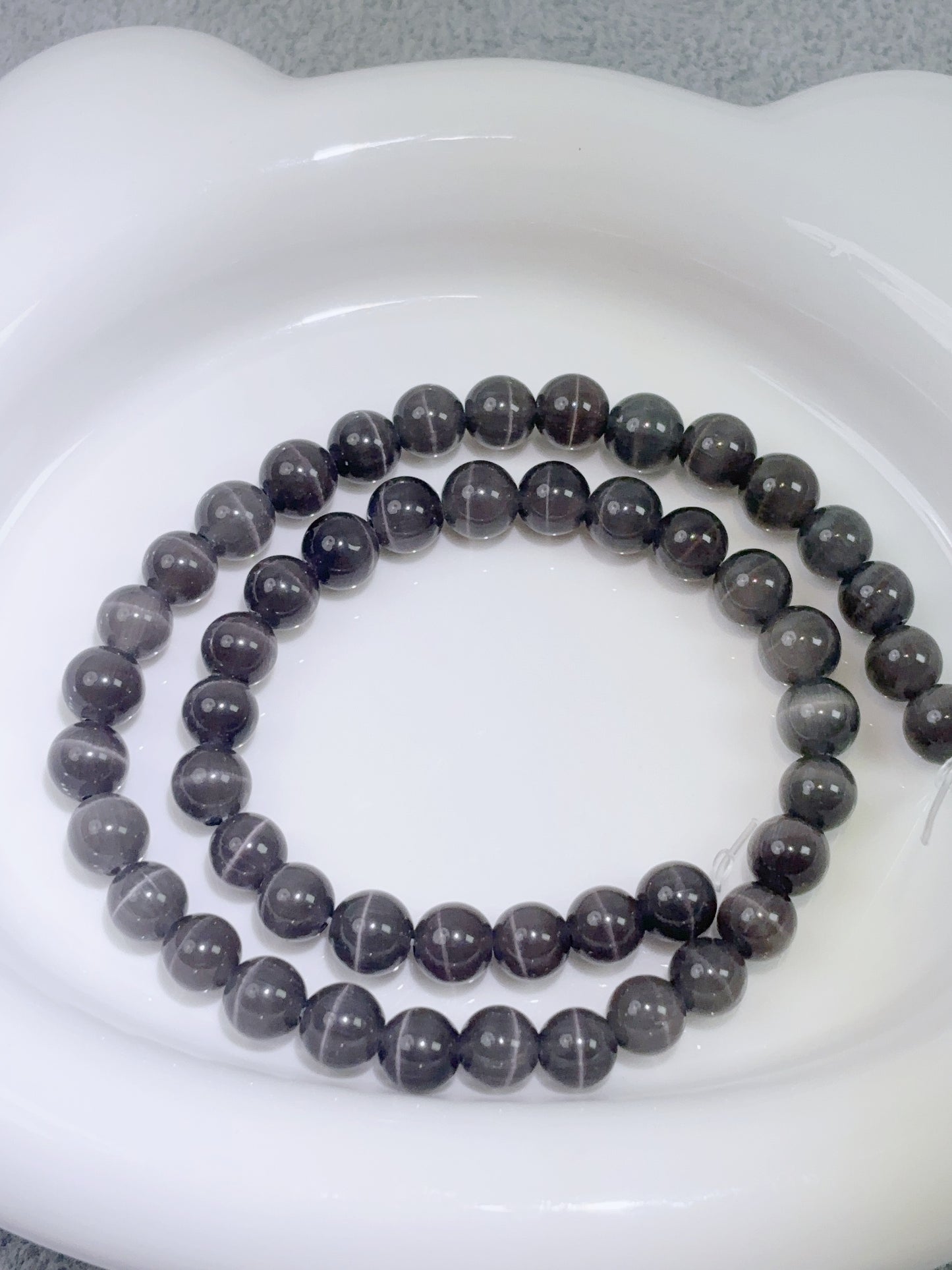 天然石連材-ビーズ-8 mm黒色キャッツアイ